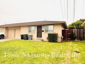 818-820 University Ave in Salinas, CA - Building Photo