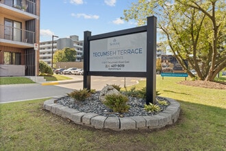 11917 Tecumseh Rd E in Windsor, ON - Building Photo - Building Photo