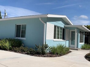 1275 Wooddell Dr in Safety Harbor, FL - Foto de edificio - Building Photo
