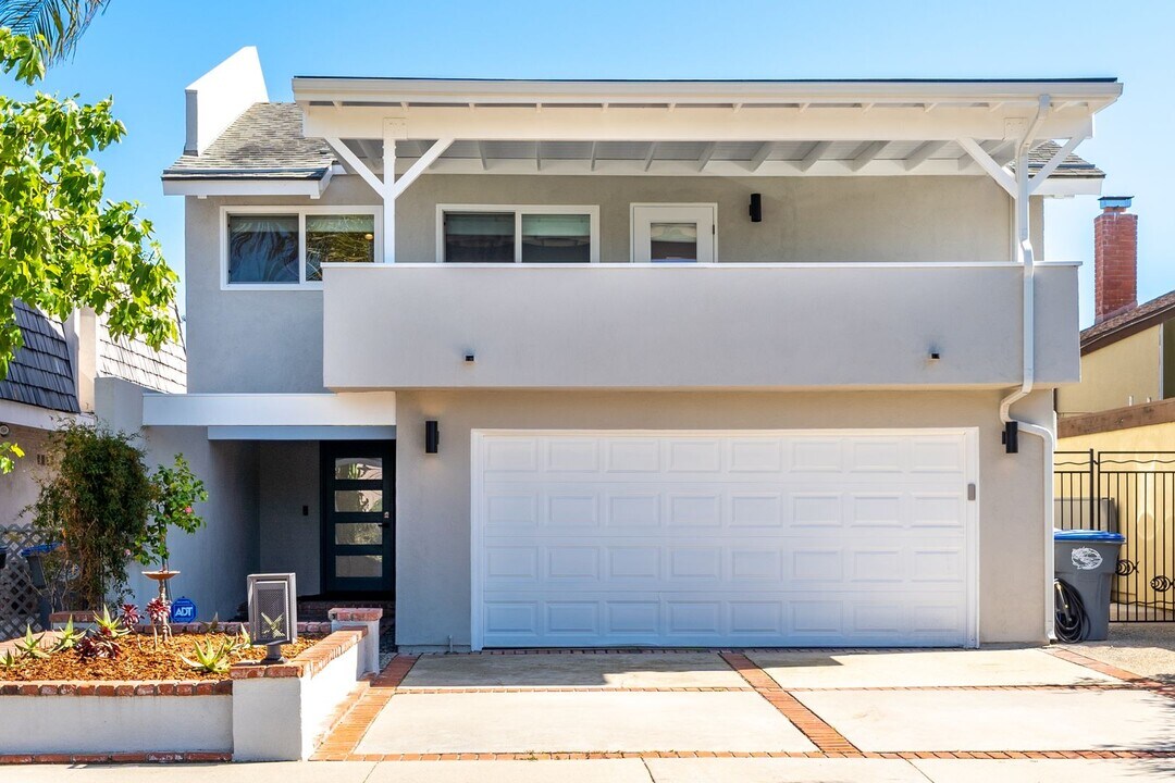 3810 W Hemlock St in Oxnard, CA - Building Photo