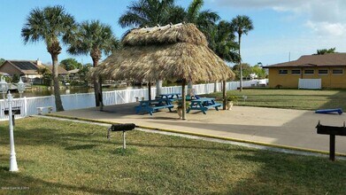 250 N Banana River Dr, Unit E4 in Merritt Island, FL - Building Photo - Building Photo