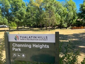 6293 SW Valley Ave, Unit #1 in Beaverton, OR - Foto de edificio - Building Photo