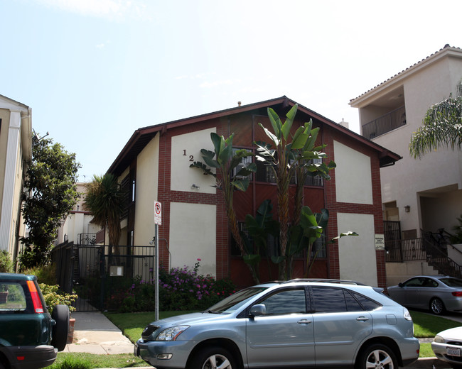 1252 Barry Ave in Los Angeles, CA - Foto de edificio - Building Photo