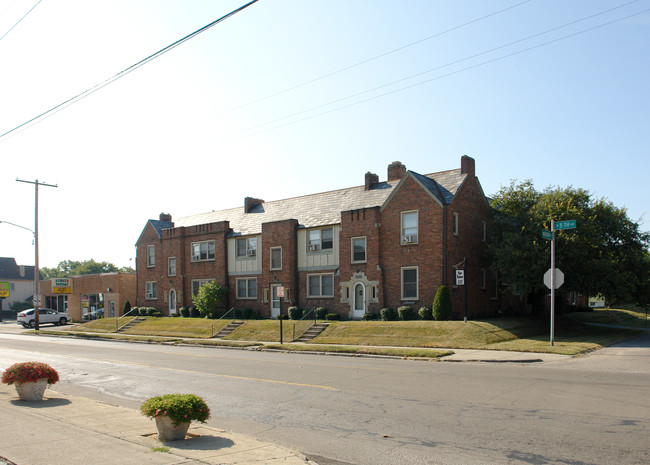 1209-1217 W 5th Ave in Columbus, OH - Foto de edificio - Building Photo