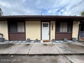 1222 Shady Pines Ln in Titusville, FL - Building Photo