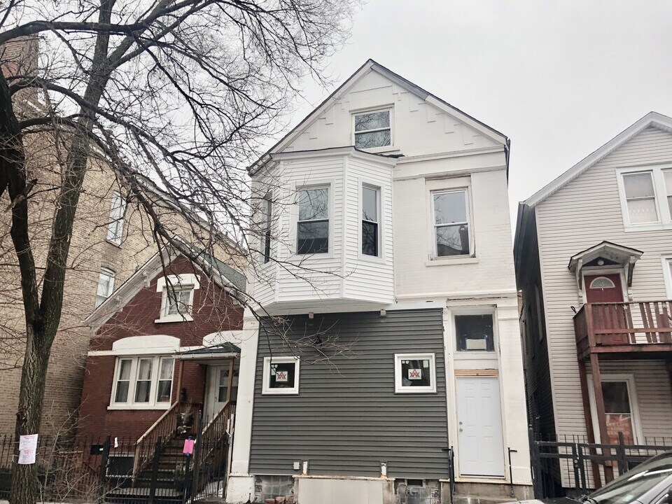 2020 S Washtenaw Ave. in Chicago, IL - Building Photo