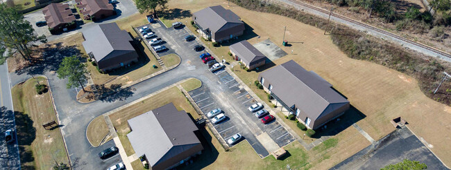 Dixon Heights in Andalusia, AL - Foto de edificio - Building Photo