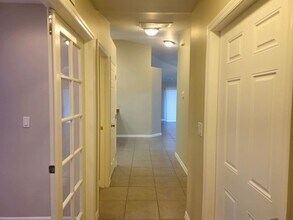 529 Hancock Bridge Pkwy in Cape Coral, FL - Building Photo - Building Photo