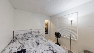 1413 Tiverton Dr in Brandon, FL - Building Photo - Building Photo