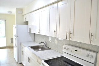 4209 NE 21st Ave in Fort Lauderdale, FL - Building Photo - Building Photo