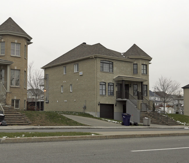 1851-1857 100E Av in Laval, QC - Building Photo - Building Photo