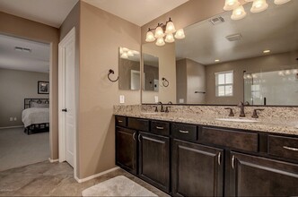 3328 E Roland St in Mesa, AZ - Foto de edificio - Building Photo