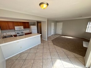 6208 Yerba Ln in Las Vegas, NV - Building Photo - Building Photo