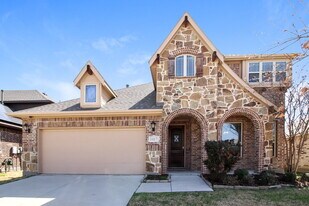 1017 Snowbird Dr in Little Elm, TX - Building Photo