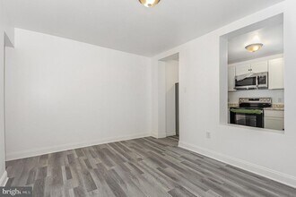 1621 Berryhill St in Harrisburg, PA - Building Photo - Building Photo