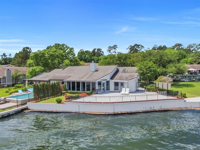 property at 35 Lakeview Village