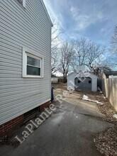 3811 Wallwerth Dr in Toledo, OH - Building Photo - Building Photo