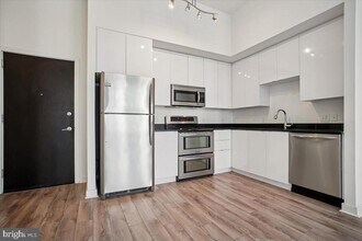 460 New York Ave NW in Washington, DC - Building Photo - Building Photo