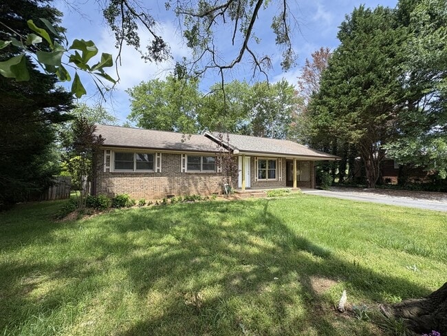 4077 Brookfield Dr in Seneca, SC - Building Photo - Building Photo