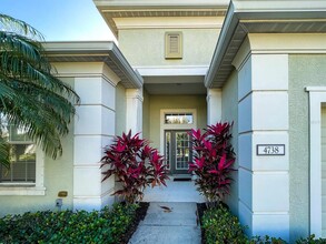 4738 Claremont Park Dr in Bradenton, FL - Building Photo - Building Photo