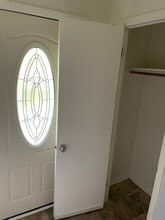 38075 Bainbridge Rd in Solon, OH - Building Photo - Building Photo