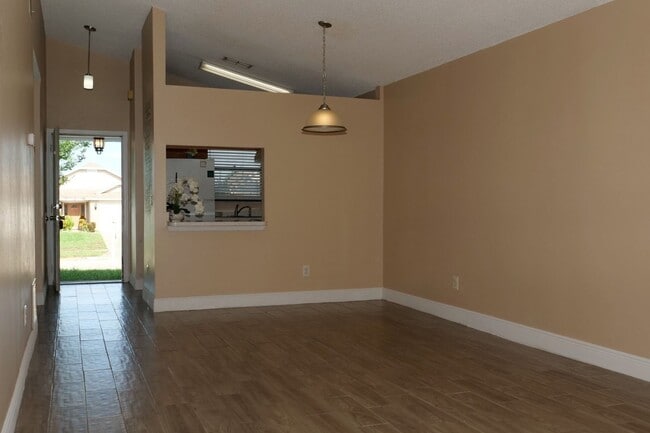 125 Grand Jct Blvd in Orlando, FL - Building Photo - Building Photo