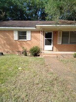 804 Colquitt Cir