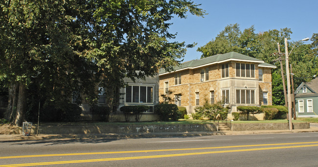 235 S McLean Blvd in Memphis, TN - Building Photo - Building Photo