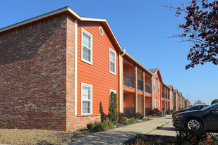 The Vineyards at Jones Road Apartamentos