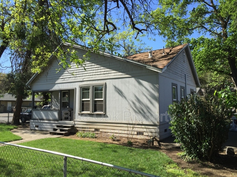 1205 Warner St in Chico, CA - Building Photo