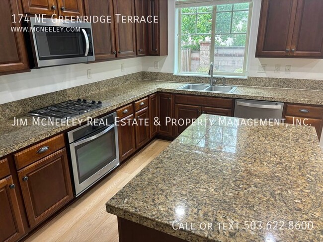 174 NE Greenridge Terrace in Hillsboro, OR - Building Photo - Building Photo