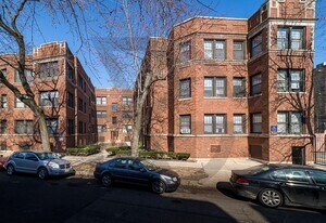 656 W Cornelia Ave, Unit #658-11 Apartments