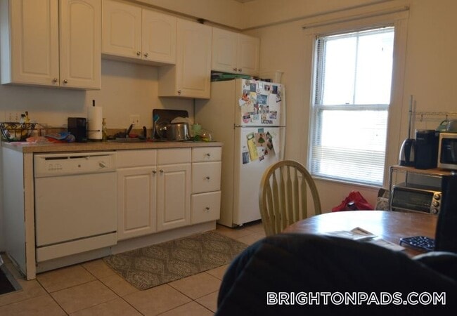 66 Murdock St, Unit 2 in Boston, MA - Building Photo - Building Photo