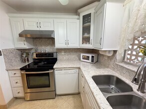 4525 NW 3rd Ct in Delray Beach, FL - Foto de edificio - Building Photo