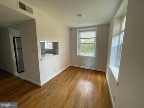 2927 S Dinwiddie St in Arlington, VA - Building Photo - Building Photo