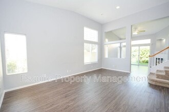 690 Avenida Magdalena in Camarillo, CA - Building Photo - Building Photo