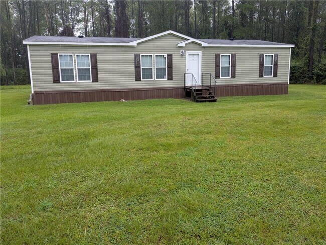 4011 Oxford Ln in Blackshear, GA - Building Photo - Building Photo