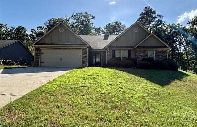 property at 140 Rolling Oaks Ln