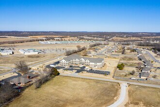 Oakland Estates in Claremore, OK - Building Photo - Building Photo