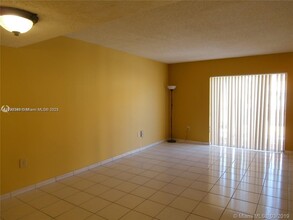 950 SW 104th Ct in Miami, FL - Building Photo - Building Photo