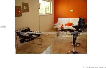 150 SW 10th St in Miami, FL - Building Photo - Building Photo