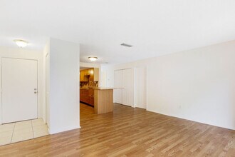 3461 Clark Rd in Sarasota, FL - Building Photo - Building Photo