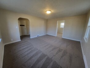 1901 E Walnut St in Des Moines, IA - Building Photo - Building Photo