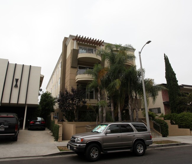 11932 Goshen Ave in Los Angeles, CA - Building Photo - Building Photo