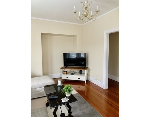 77 Hartford St-Unit -2 in Newton, MA - Building Photo - Building Photo