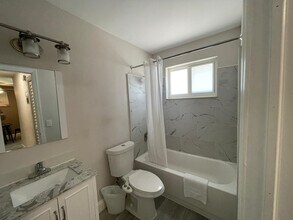 1702 NE 9th St in Fort Lauderdale, FL - Foto de edificio - Building Photo