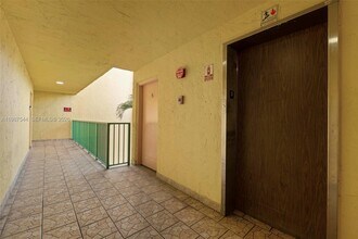 606 W 81st St in Hialeah, FL - Building Photo - Building Photo