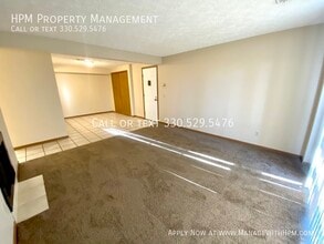 1876 Ledgewood Blvd NE in Massillon, OH - Building Photo - Building Photo