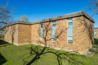 Monterrey in Fort Worth, TX - Foto de edificio - Building Photo