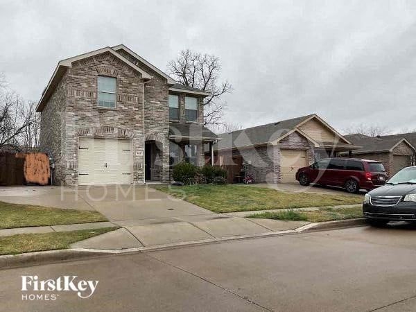 664 River Garden Dr in Fort Worth, TX - Foto de edificio